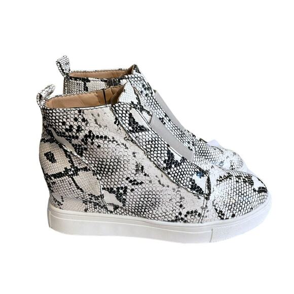 New Sneaker Boots Womens Black 7.5M Snake Print GLADY Waterproof Ankle Zip - Picture 4 of 16